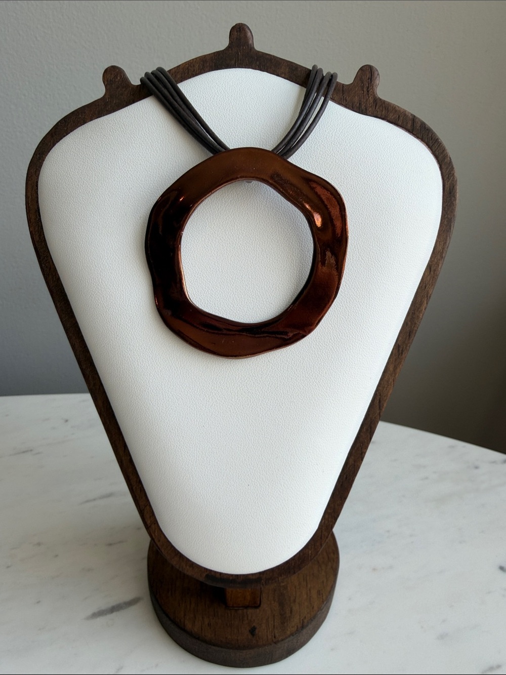 Chico’s Art Deco Dark Copper Circle Pendant Necklace- Vintage - Picture 3 of 9